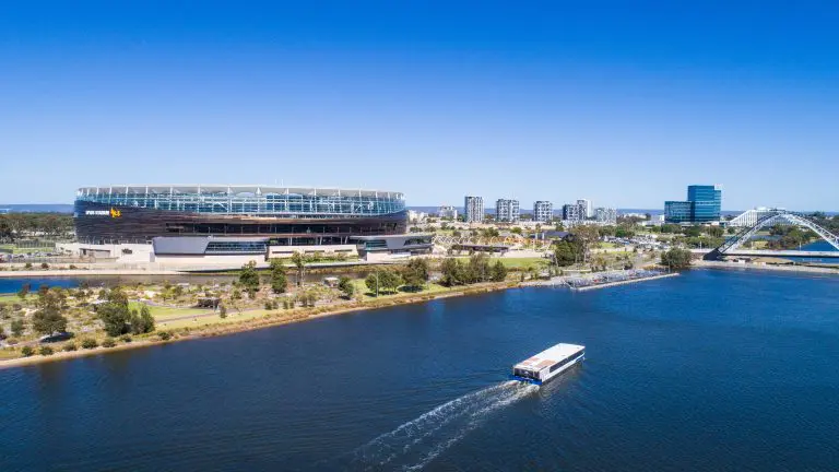 Perth – Breakfast River Cruise To Stadium